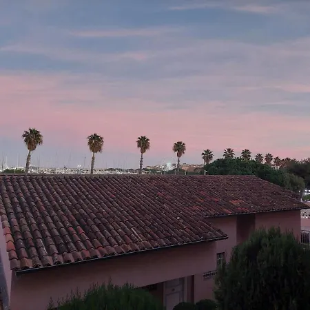 With Balcony In With Ac דירה אנטיב